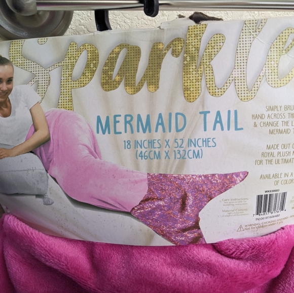 New Pink Mermaid Blanket - Picture 2 of 3